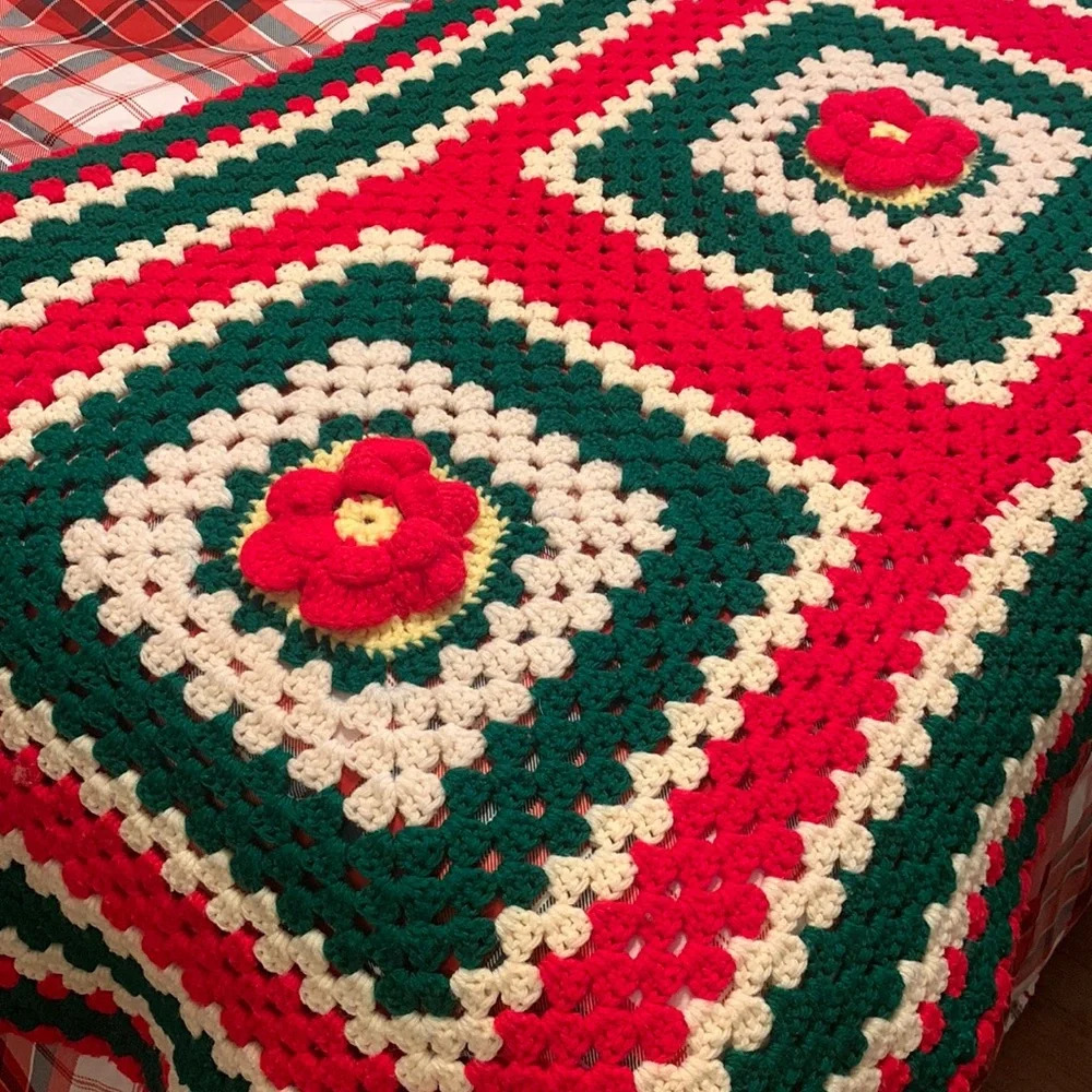 Gorgeous Vintage Granny Square Crocheted Christmas Throw Blanket Sofa Quilt